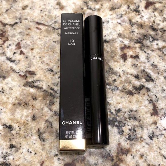 Chanel • Le Volume de Chanel • Mascara (waterproof) • Shade: 10 Black - Picture 3 of 3